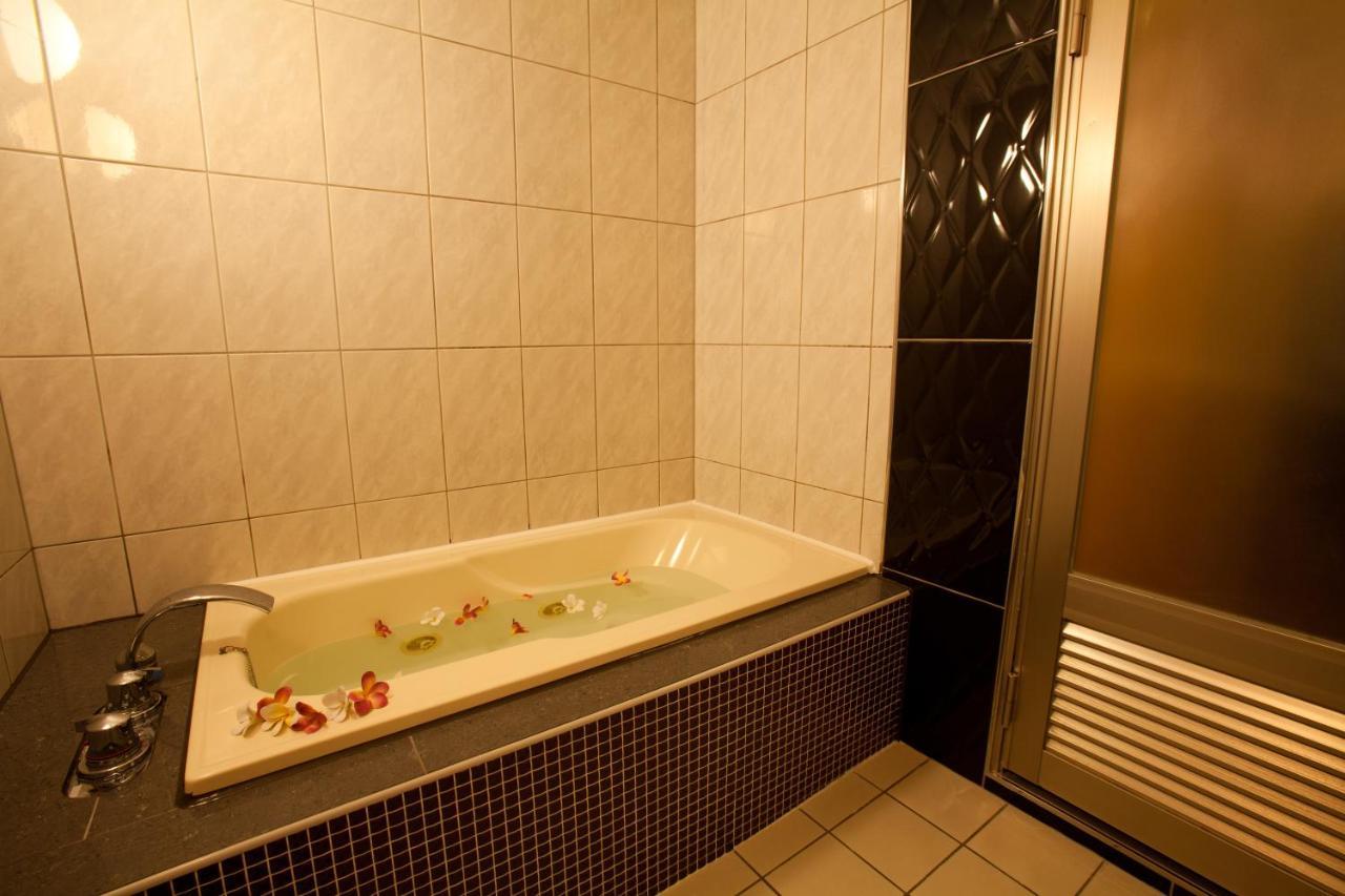 Hotel Luna (Adults Only) Токио Экстерьер фото